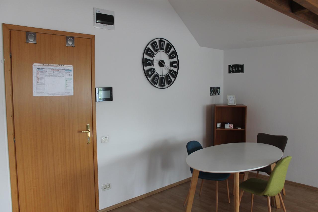 News Apartment Bukareszt Zewnętrze zdjęcie