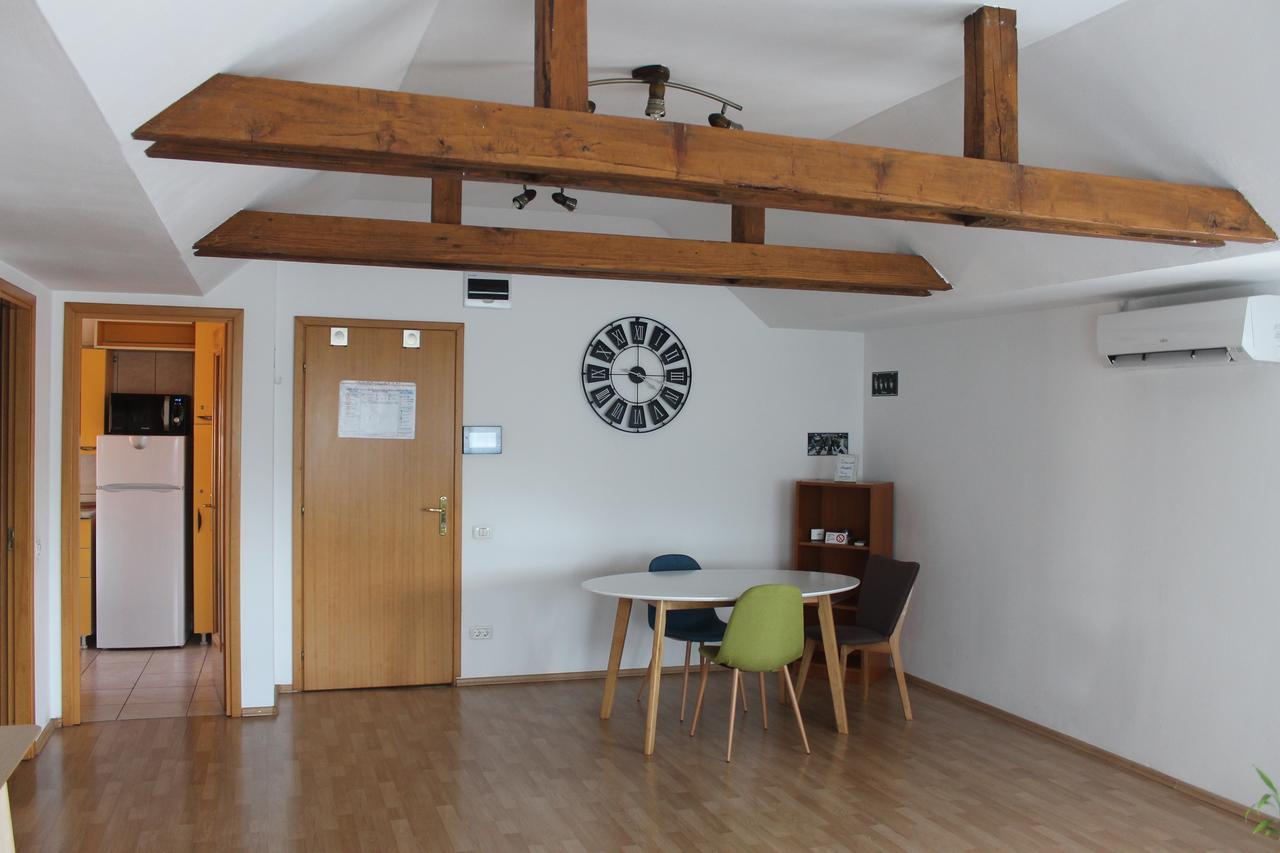 News Apartment Bukareszt Zewnętrze zdjęcie