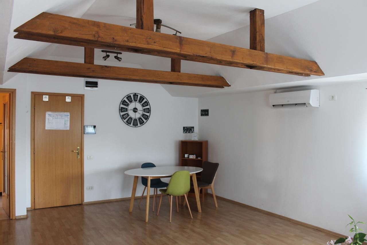 News Apartment Bukareszt Zewnętrze zdjęcie